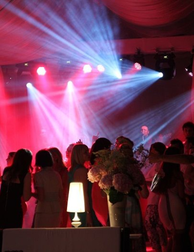 Dinamična rasvjeta za plesni podij